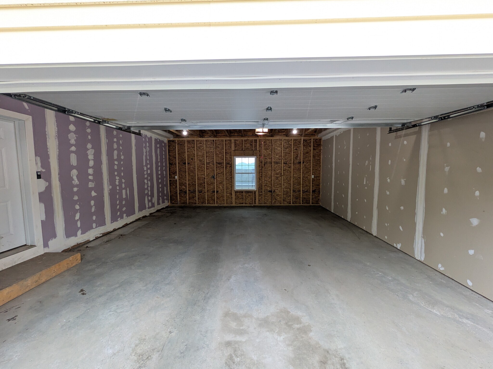 Building Photo - 75 Ivan Dr