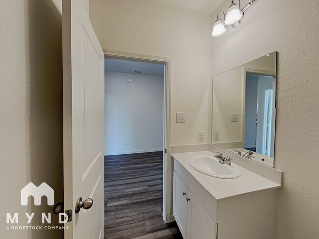 Building Photo - 720 Bois D'Arc Ln