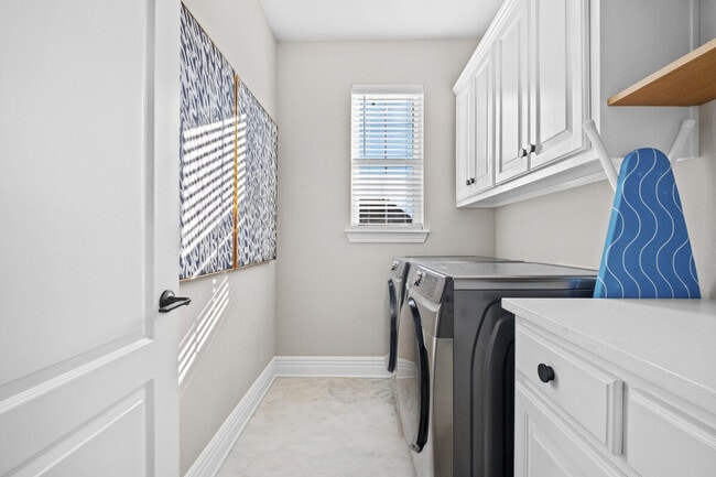 Building Photo - 6508 Stone Lake Dr