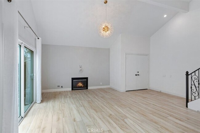 Building Photo - 26451 Vía Juanita