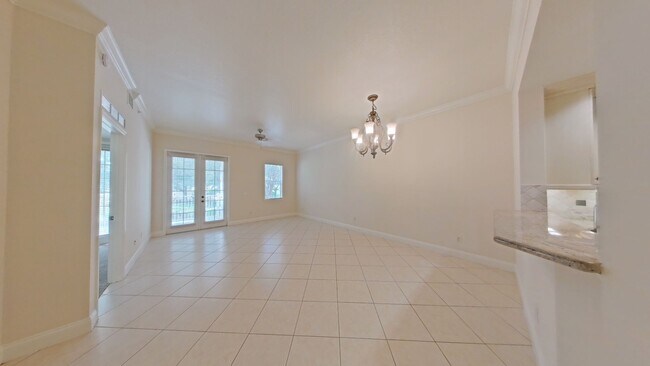 Building Photo - Luxury 3/2 Reunion Condo