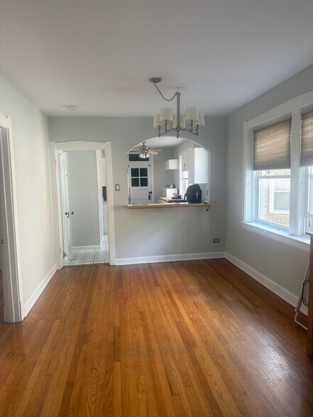 Building Photo - 2708 N Marshfield Ave