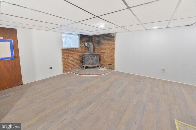 Building Photo - 217 S 47th St