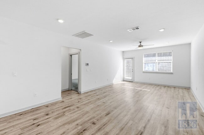 Building Photo - 8129 Linnie Ln