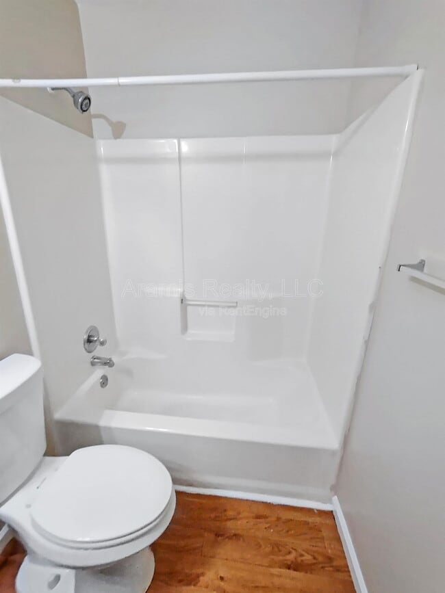 Building Photo - 117 Oriole Dr