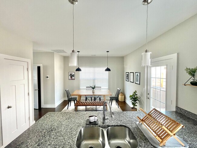 Building Photo - FURNISHED (or not) Like New 2020 Build Old...