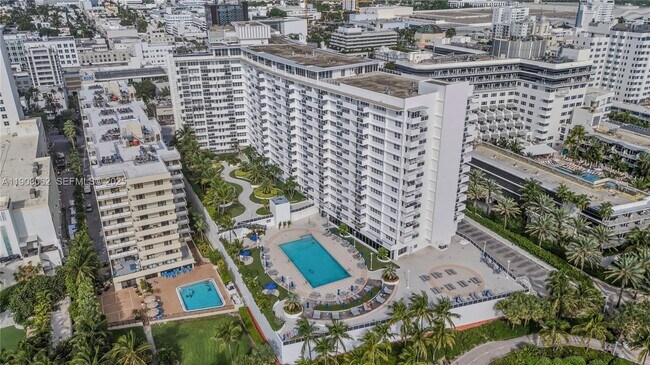 Building Photo - 100 Lincoln Rd