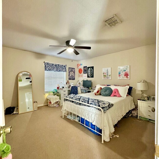 Building Photo - 1018 Bagby Ave