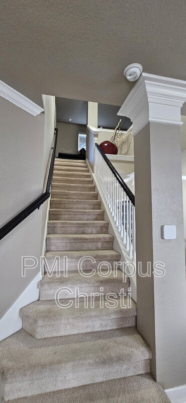 Building Photo - 7813 Cattlemen Dr