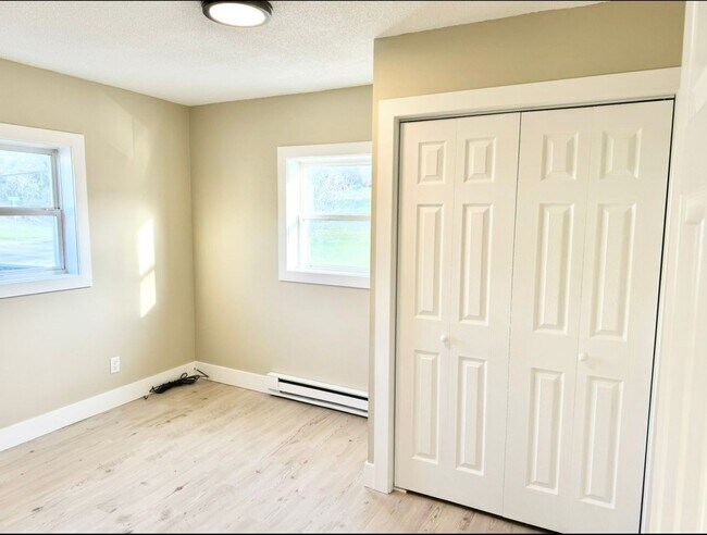 Building Photo - 21 Camp St