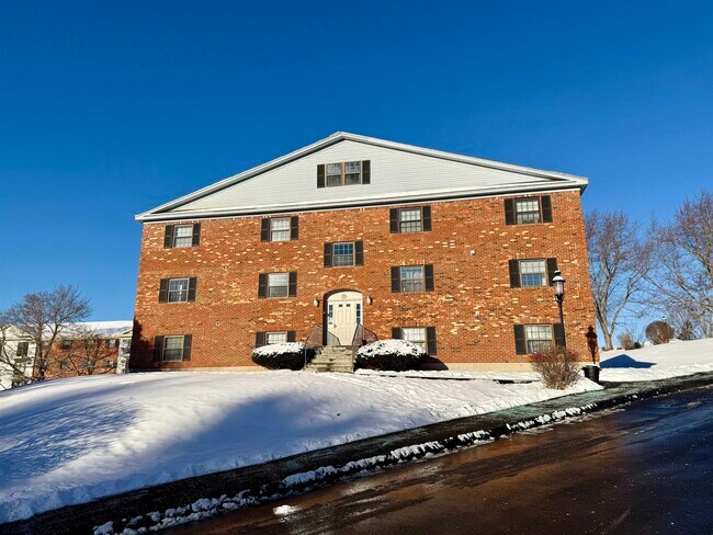 Building Photo - 4 Fairfax Ave