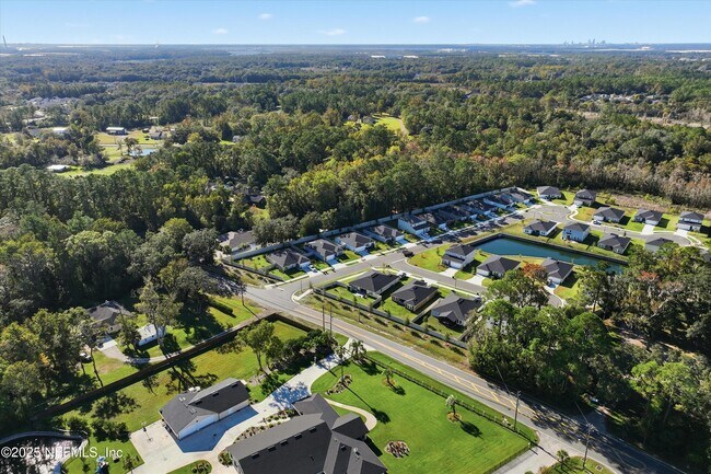 Building Photo - 12581 Creekside Mnr Dr