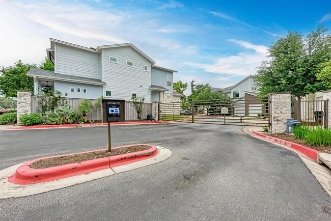 Building Photo - 3108 E 51st St