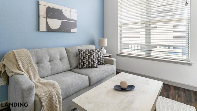 Building Photo - 1711 Caroline St