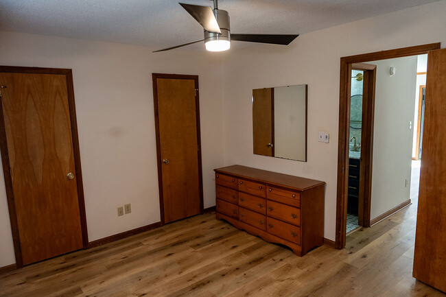 Building Photo - 141 Glenwood Dr