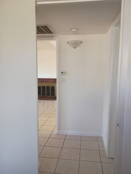 Building Photo - 5605 Layton Dr