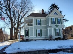 Building Photo - Four bedroom in Historical Franklin