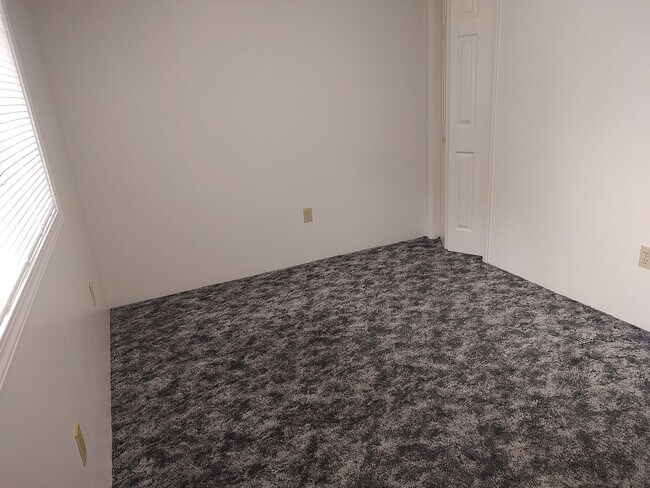 Building Photo - 1439 Terrace Dr