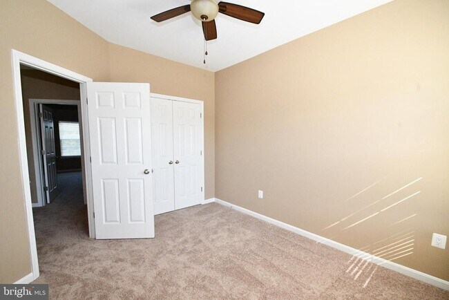 Building Photo - 9 Latham Ln