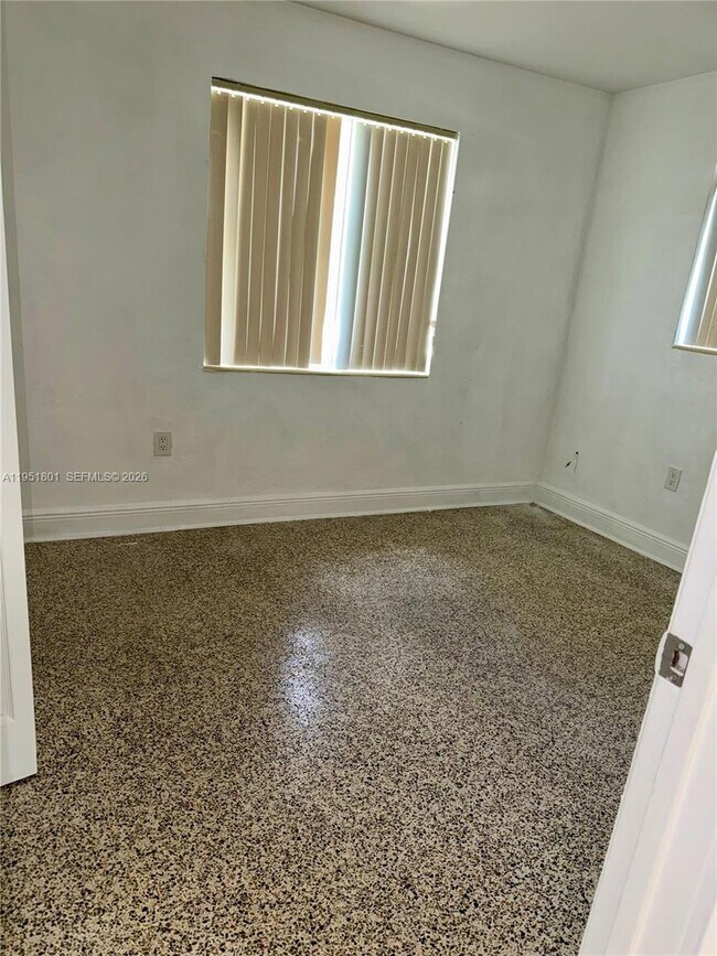 Building Photo - 9810 SW 165th Terrace