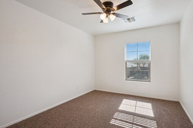 Building Photo - 3076 W Silver Creek Dr