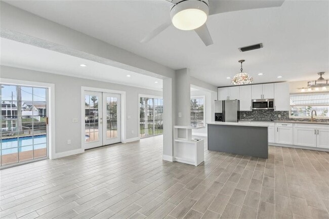 Building Photo - 8706 Elmwood Ln
