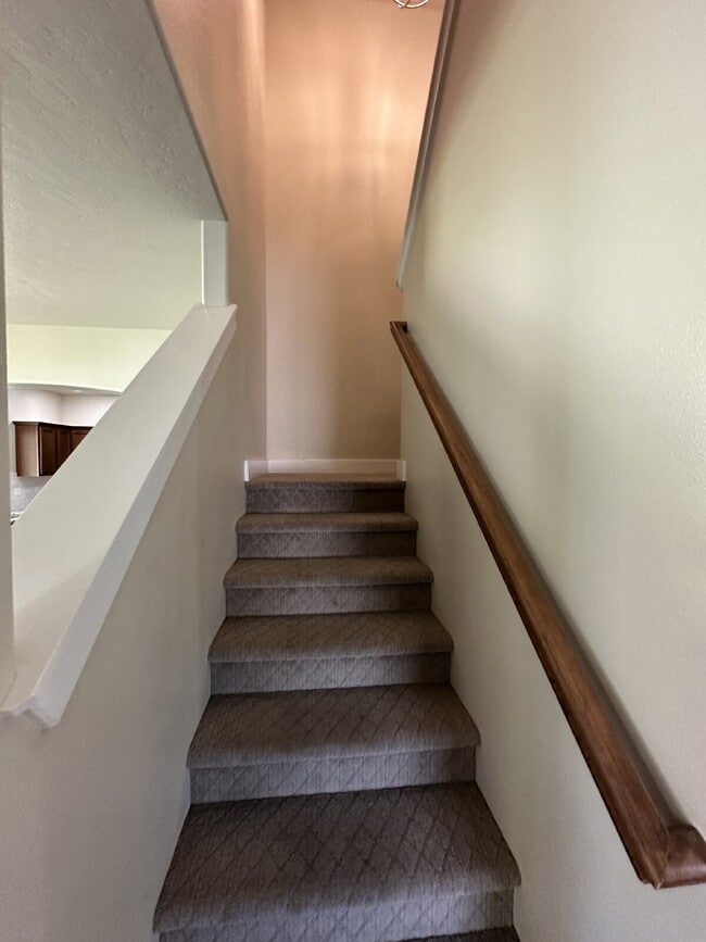 Building Photo - "Charming 4-Bed Home with Granite Accents & Hardwood Elegance in Meridian!"
