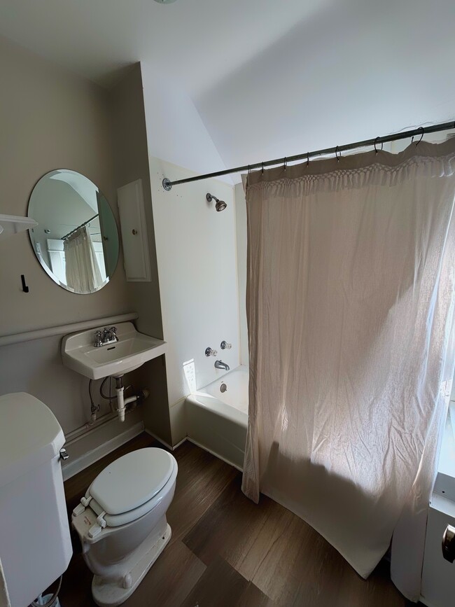 Building Photo - Duplex