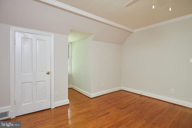 Building Photo - 5306 Albemarle St