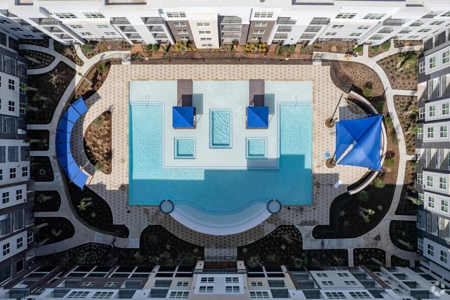 POOL - Domain Heights