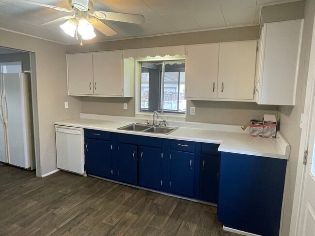 Building Photo - 1729 Windemere Dr