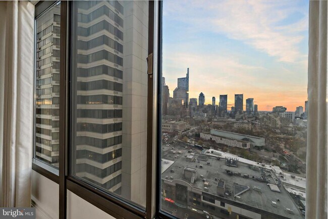 Building Photo - 2001 Hamilton St