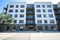 Building Photo - 2127 W Madison St