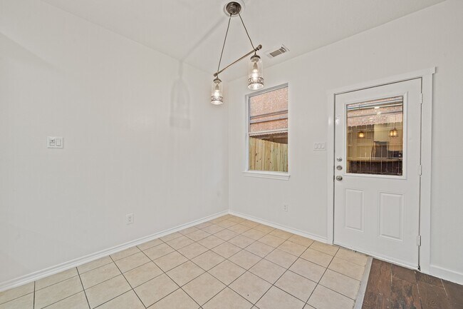 Building Photo - 16118 Market Garden Ln