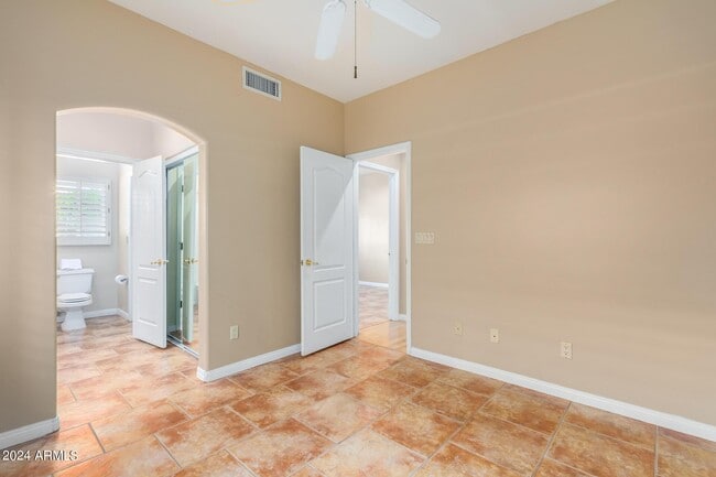 Building Photo - 8924 E Captain Dreyfus Ave