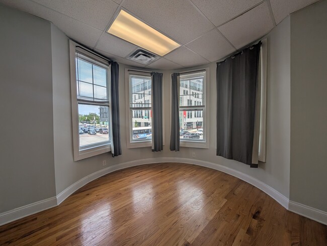 Building Photo - 4805 W Irving Park Rd