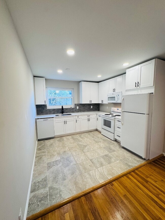 Building Photo - 1234 Belmont Terrace