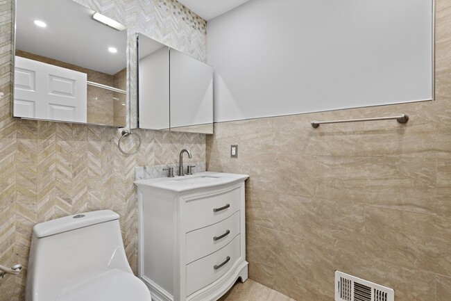 Building Photo - 359 Cator Ave