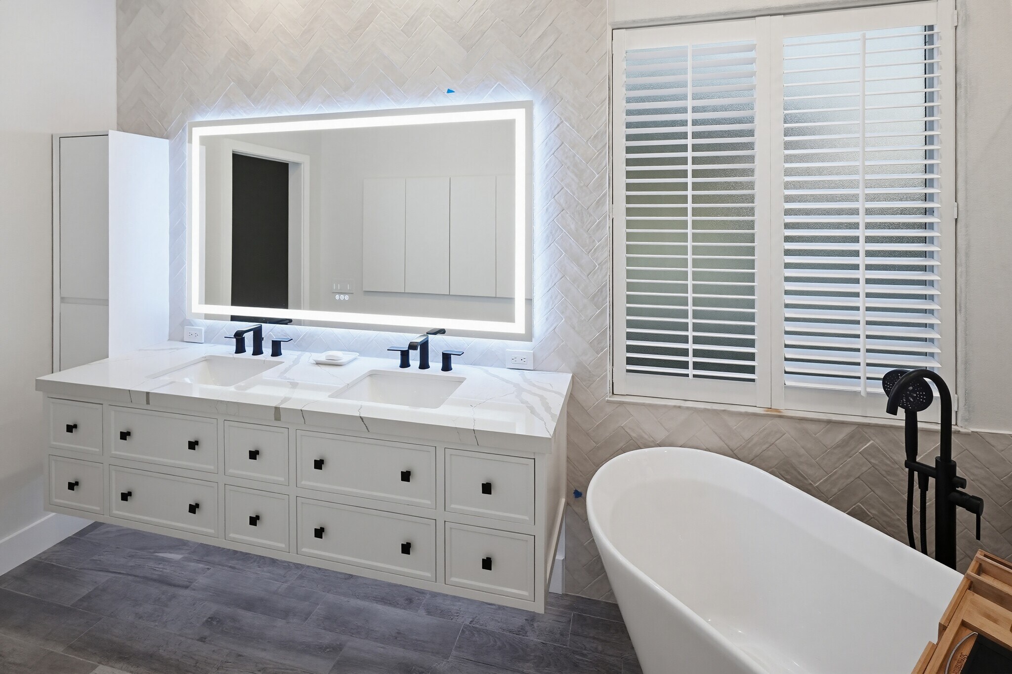 Building Photo - 4423 Shark Dr