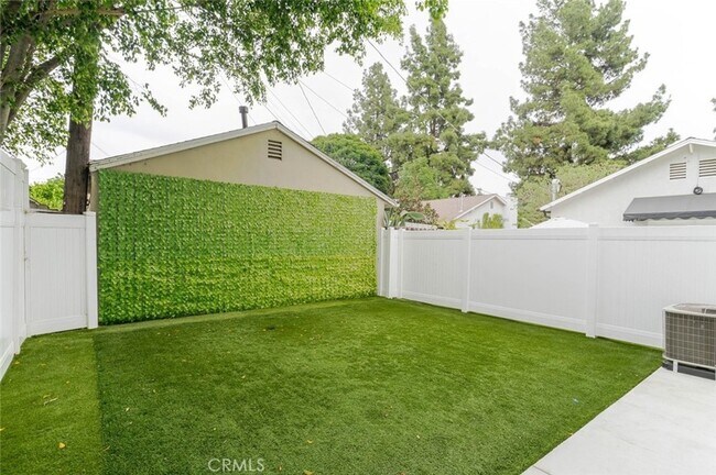 Building Photo - 9035 Rathburn Ave