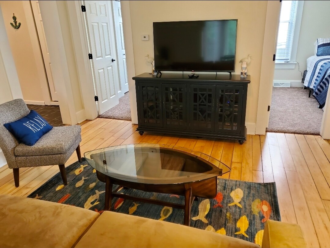 Living Room - 1614 Michigan Blvd