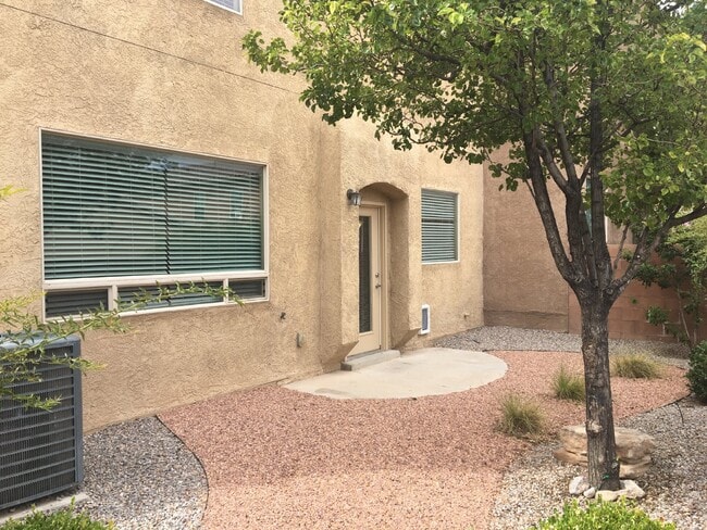 Building Photo - Gated Community - 2BR//2 Story - Cabezon