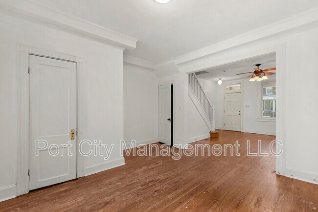 Building Photo - 438 Cornwall St