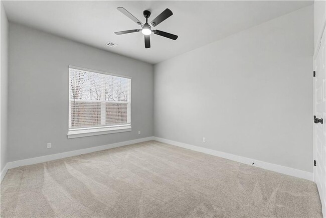 Building Photo - 29 Selkirk Dr