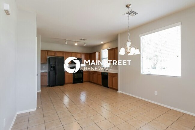 Building Photo - 3 Bedroom Pet-Friendly Home in Phoenix, AZ with Main Street Renewal