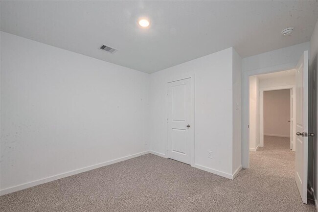 Building Photo - 3017 La Latina Dr