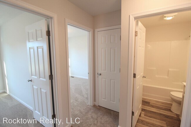 Building Photo - 3 br, 2.5 bath House - 3035 Locust Grove