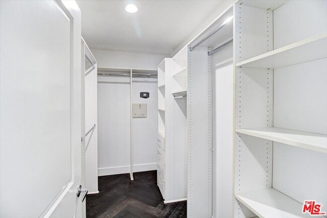 Building Photo - 1319 N Detroit St