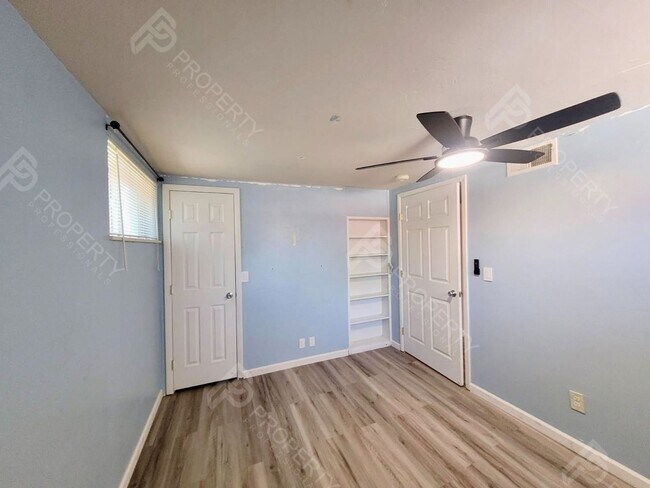 Building Photo - 4 Bedroom Home in Downtown Rifle for Rent