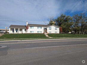 Building Photo - Bluff Rd. Upstairs